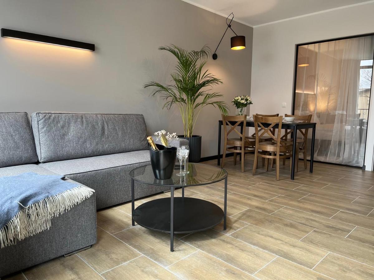 Party Avangarde Apartments City Center Leba Exterior photo